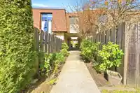 931 OLD LILLOOET ROAD - thumbnail 38