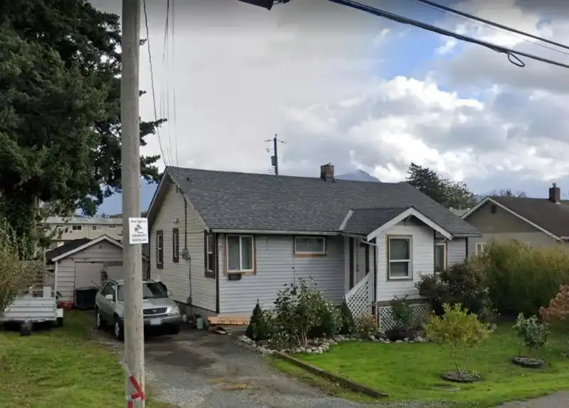 9244 HAZEL STREET - photo 1 of 5
