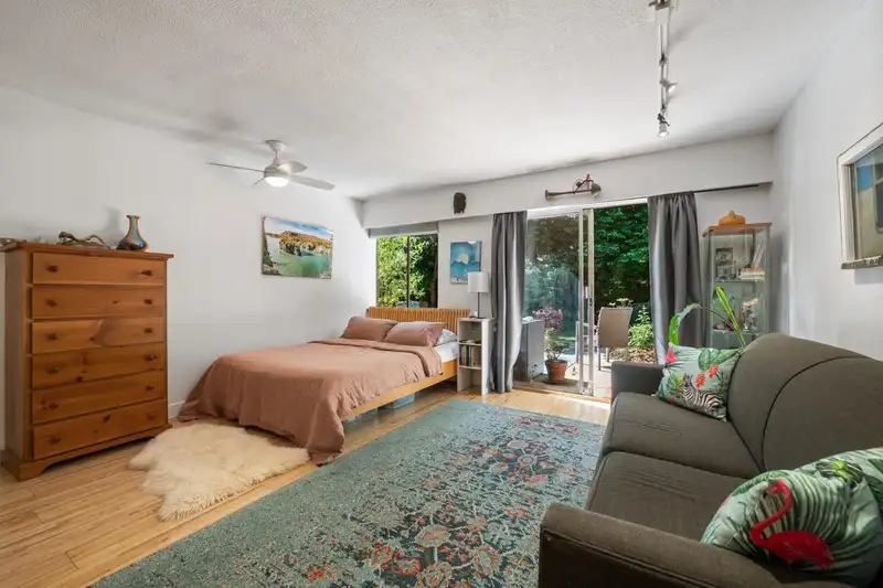 109 36 E 14TH AVENUE - photo 2 of 22