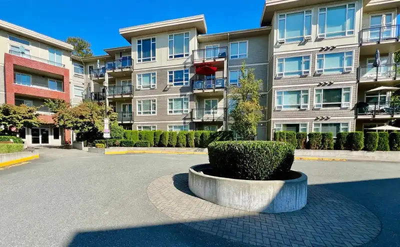C202 20211 66 AVENUE - photo 1 of 18