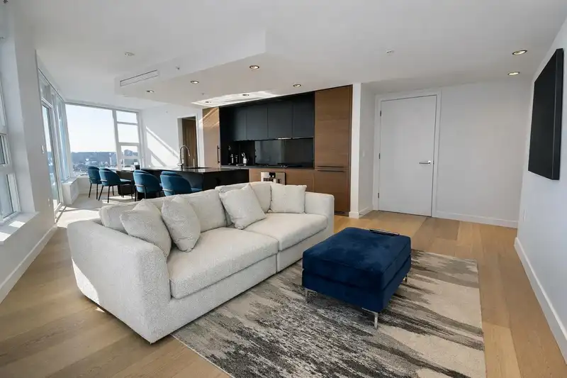 3309 1289 HORNBY STREET - photo 1 of 8