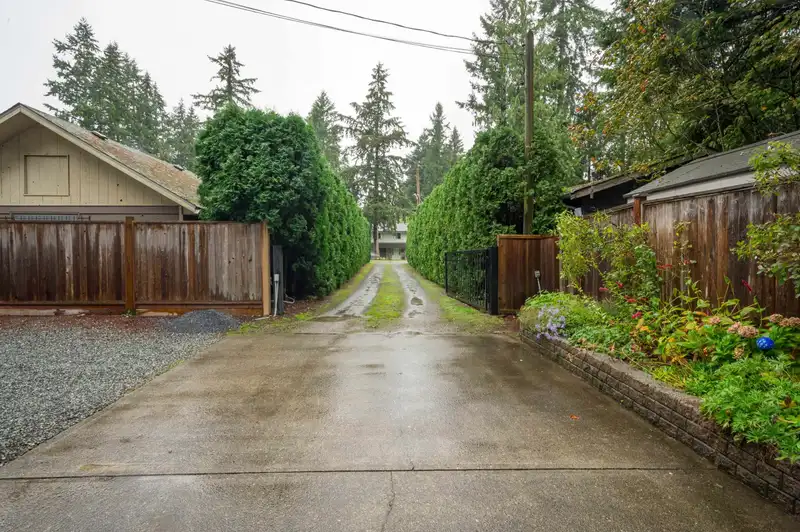 3862 204 STREET - photo 4 of 39