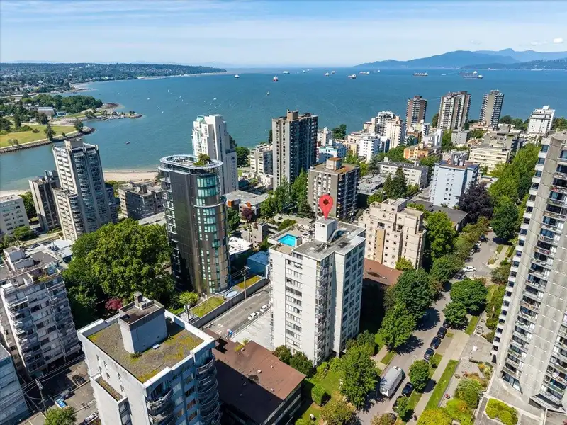 1105 1250 BURNABY STREET - photo 1 of 21