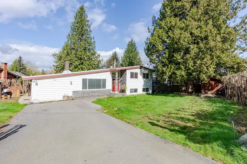 11411 LOUGHREN DRIVE - photo 2 of 40