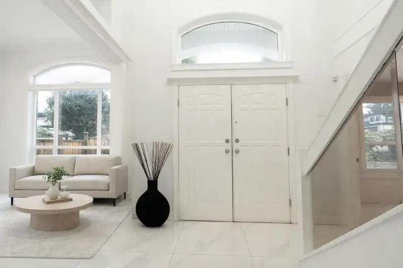 1388 LEE STREET - photo 4 of 19