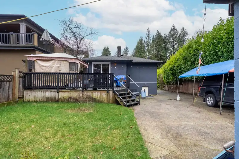 518 W 23RD STREET - photo 4 of 29