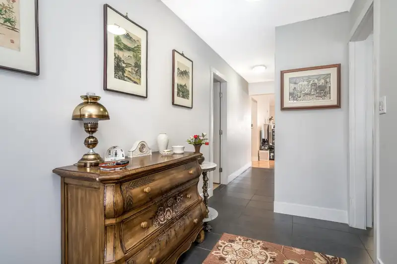 606 9131 154TH STREET - photo 4 of 27