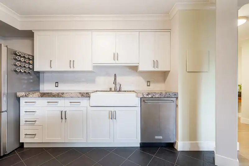 111 1236 W 8TH AVENUE - photo 3 of 21