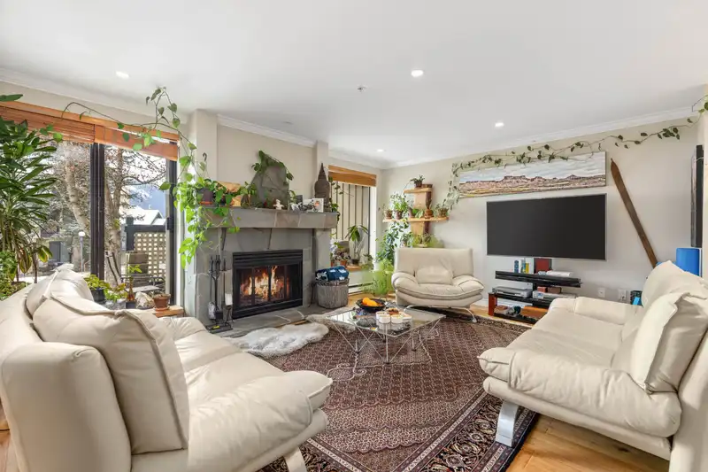 18 4637 BLACKCOMB WAY - photo 3 of 34