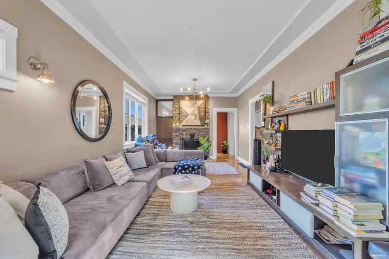 2317 GRAVELEY STREET - photo 4 of 27