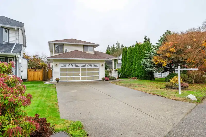 21447 88B AVENUE - photo 2 of 38