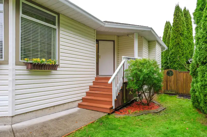 21447 88B AVENUE - photo 3 of 38