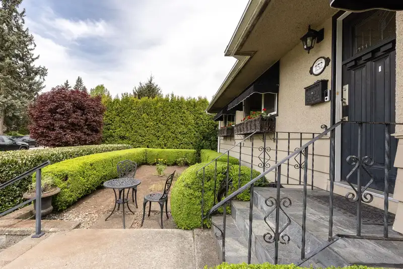 152 HARVEY STREET - photo 3 of 31