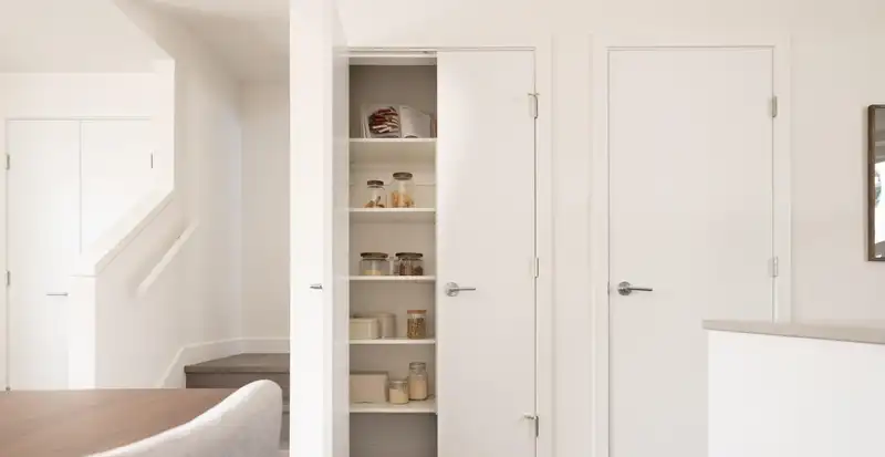 6493 CASSIE AVENUE - photo 4 of 19