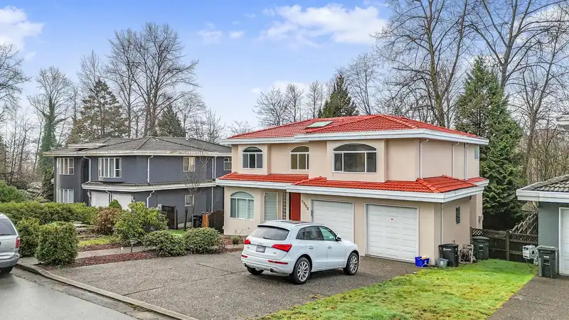 6998 FIELDING COURT - photo 3 of 38