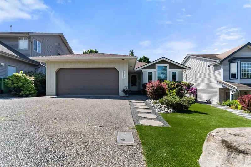 35194 CHRISTINA PLACE - photo 1 of 40