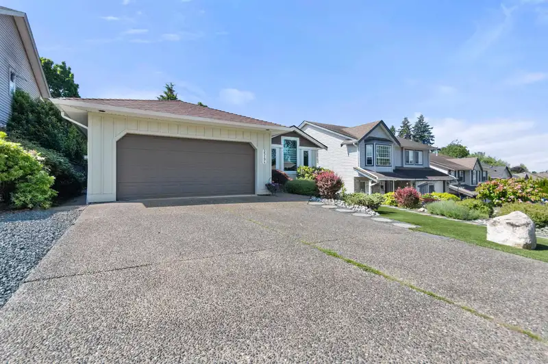 35194 CHRISTINA PLACE - photo 3 of 40