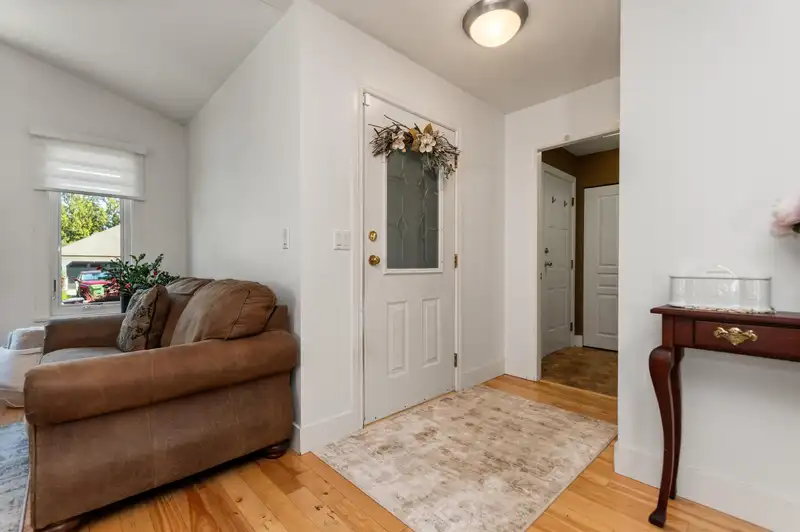 35194 CHRISTINA PLACE - photo 4 of 40
