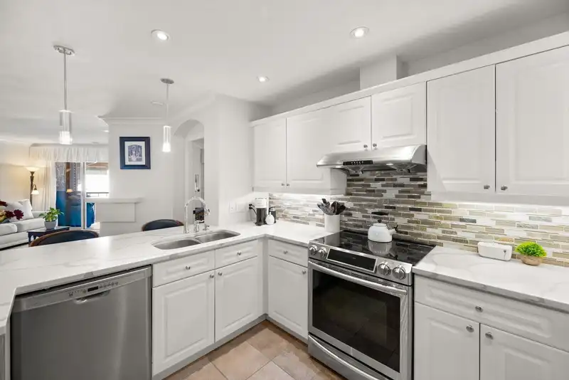 302 22015 48 AVENUE - photo 4 of 31