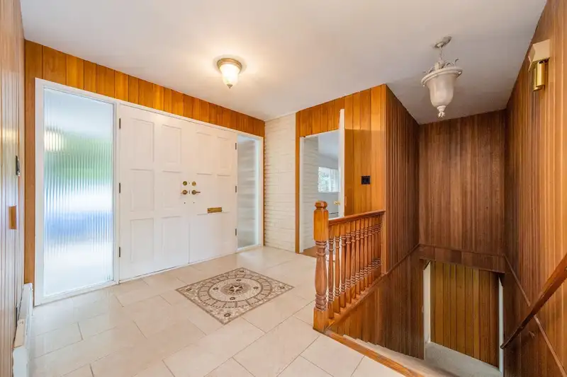 775 SOUTHBOROUGH DRIVE - photo 3 of 40