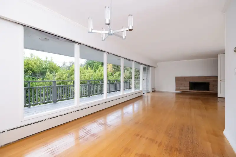 775 SOUTHBOROUGH DRIVE - photo 4 of 40