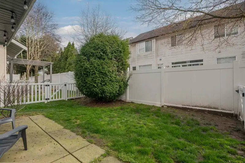 96 7179 201 STREET - photo 3 of 37