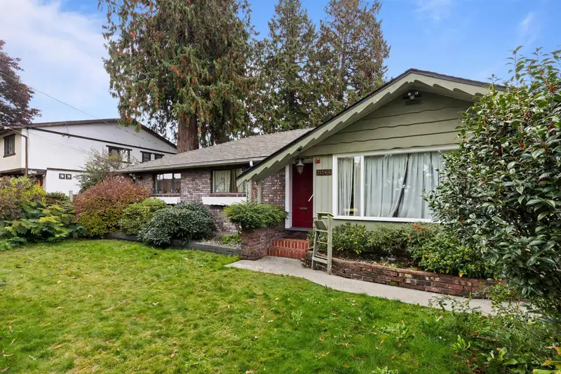 11564 97 AVENUE - photo 1 of 15