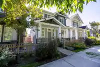 7846 204 STREET - thumbnail 3