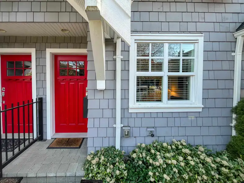 922 W 15TH AVENUE - photo 3 of 26