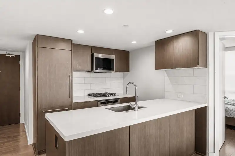 1408 8189 CAMBIE STREET - photo 2 of 19
