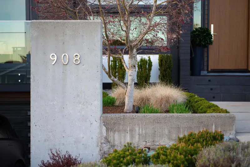 908 BEACONSFIELD ROAD - photo 3 of 40