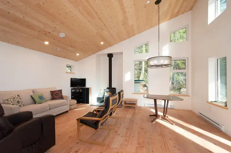 1580 EVERGREEN LANE - photo 3 of 27