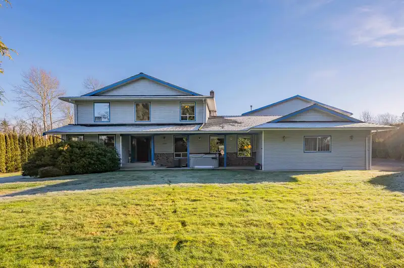 18825 76 AVENUE - photo 1 of 40
