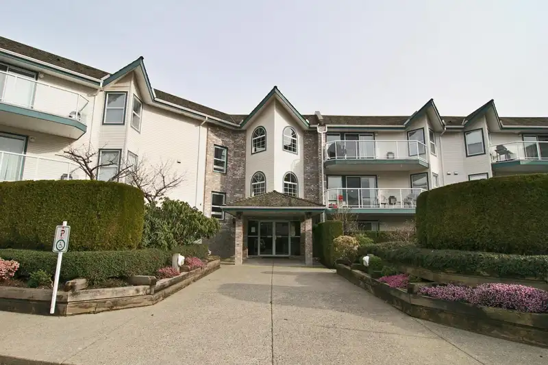 112 27358 32 AVENUE - photo 1 of 34