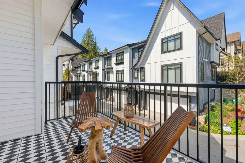 18 6897 201 STREET - photo 4 of 35