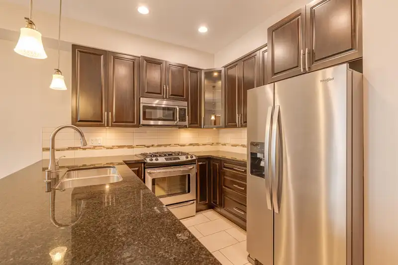 93 20738 84 AVENUE - photo 4 of 40