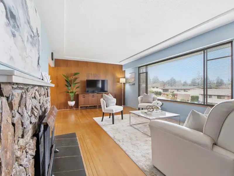 11264 135A STREET - photo 2 of 40