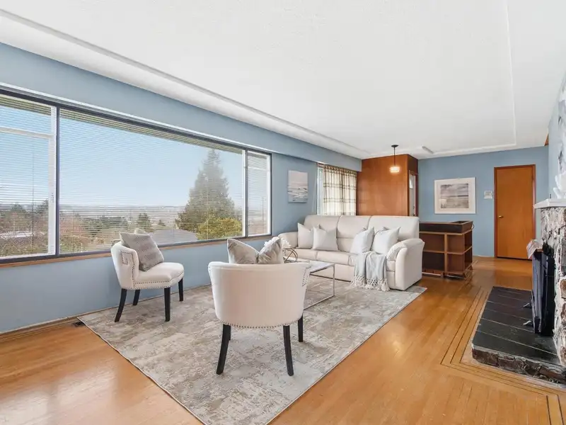 11264 135A STREET - photo 3 of 40