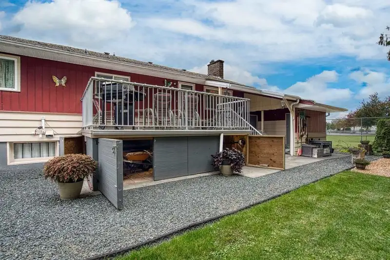 8668 COVENTRY PLACE - photo 3 of 33