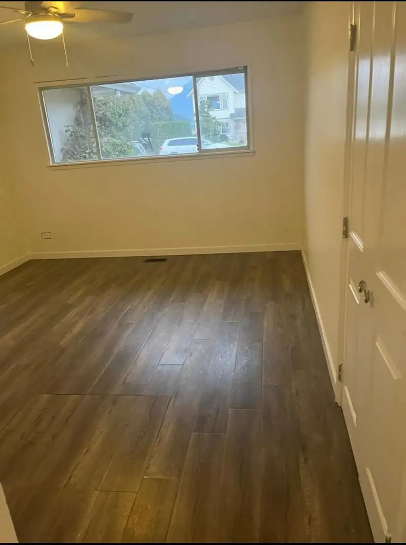 8561 BROADWAY STREET - photo 2 of 12