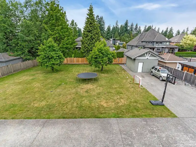 5733 136B STREET - photo 4 of 12