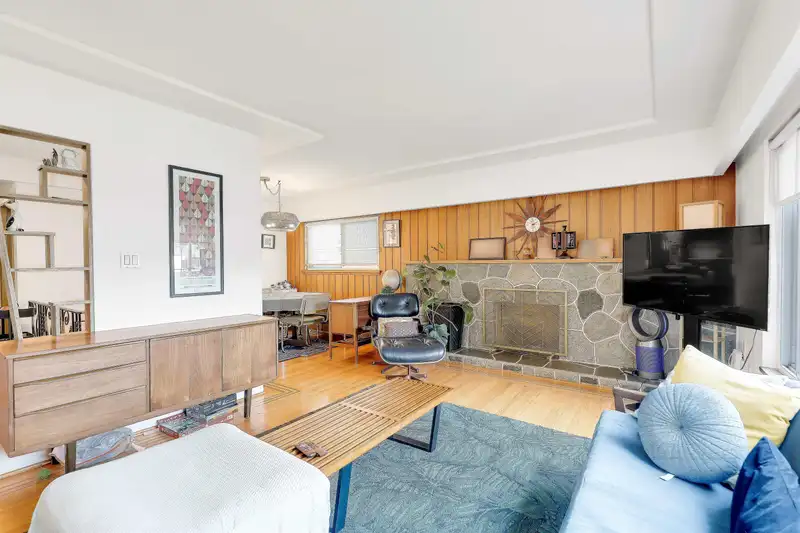 4139 PENDER STREET - photo 3 of 29