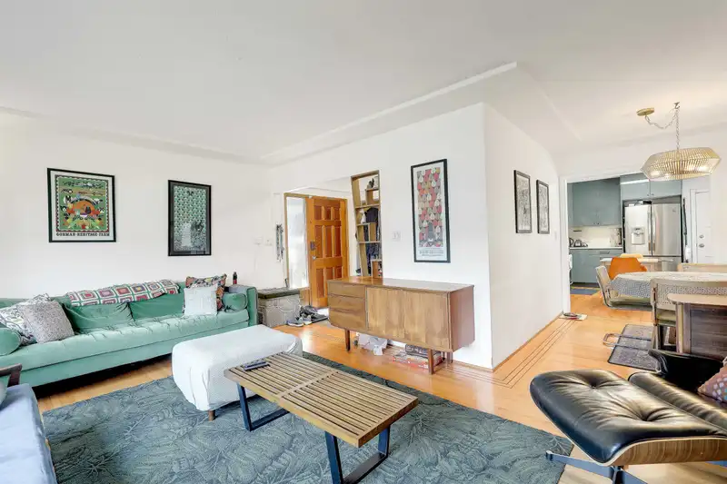 4139 PENDER STREET - photo 4 of 29