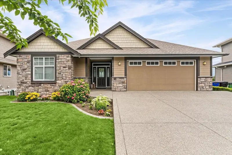 51017 SOPHIE CRESCENT - photo 1 of 40
