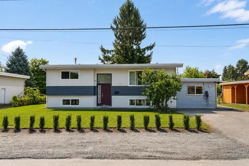 46396 STRATHCONA ROAD - photo 2 of 39