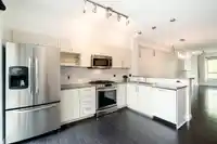 98 100 KLAHANIE DRIVE - thumbnail 12