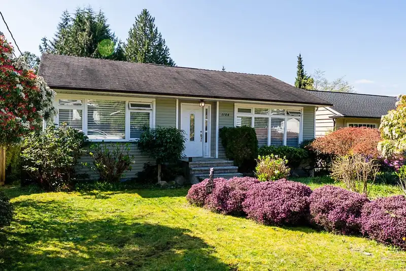 1126 KINGS AVENUE - photo 1 of 36