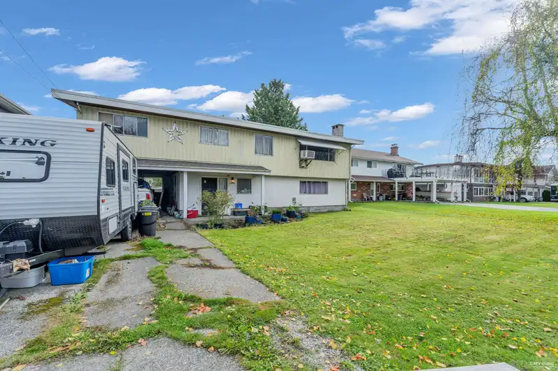5018 57 STREET - photo 3 of 25
