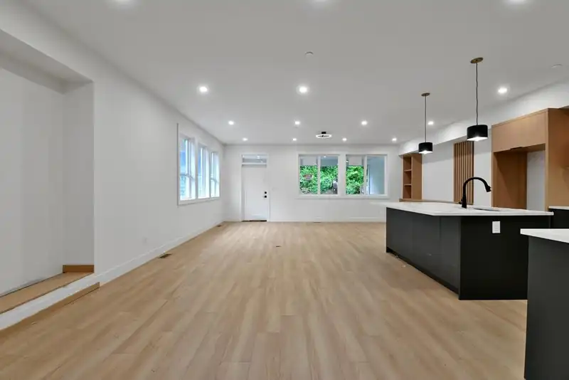 32905 3 AVENUE - photo 2 of 40