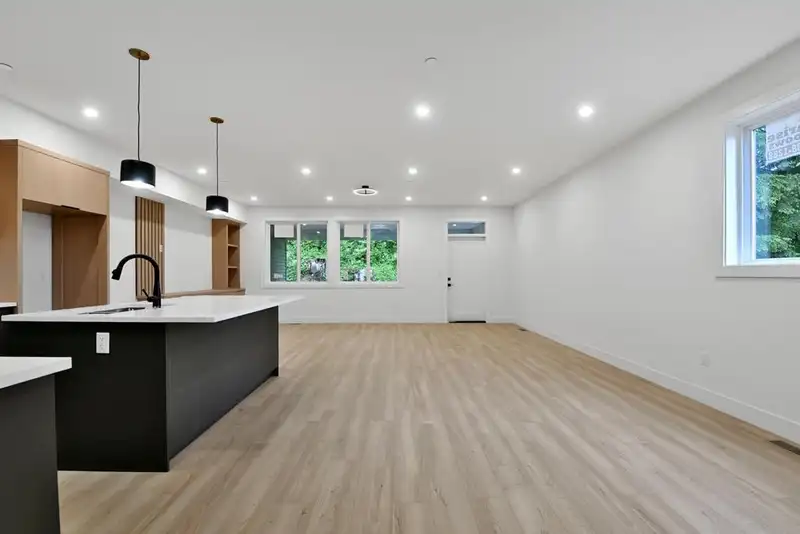 32905 3 AVENUE - photo 4 of 40